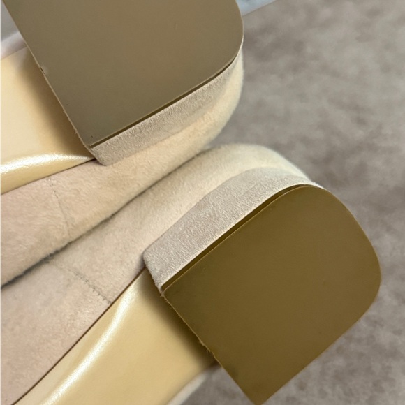 Roberto Festa Ankle Strap Heels Women size 8.5(39)Cream Suede Leather Block Shoe main image 3